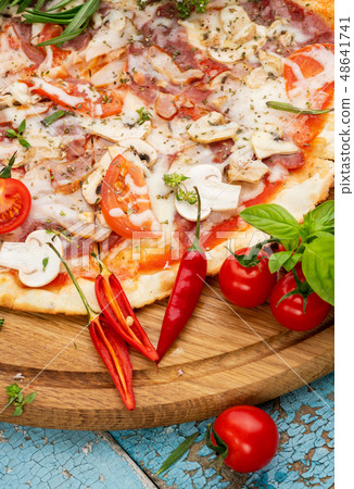 Hot homemade Italian pizza 48641741