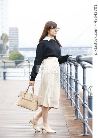 Commuting fashion 48642701