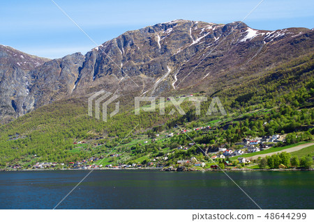 挪威峽灣鎮Aurlands vanden 48644299