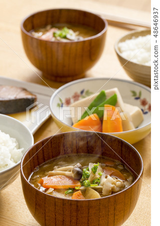 Miso soup with pork and vegetables Miso soup with pork and vegetables 48646937