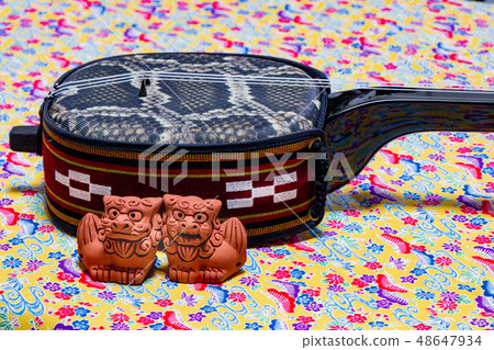 Okinawa Sanshin and Shisa Okinawa Sanshin and Shisa 48647934