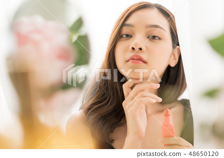 Women beauty 48650120