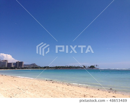 Tropical beach sea Hawaiian blue sea and blue sky 48653489