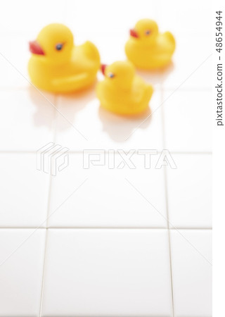 Bath image bokeh Bath image bokeh 48654944