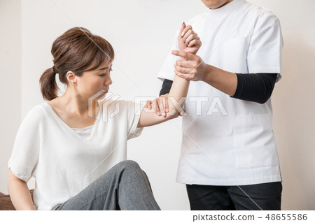 一個女人（手臂）接待住宿 48655586