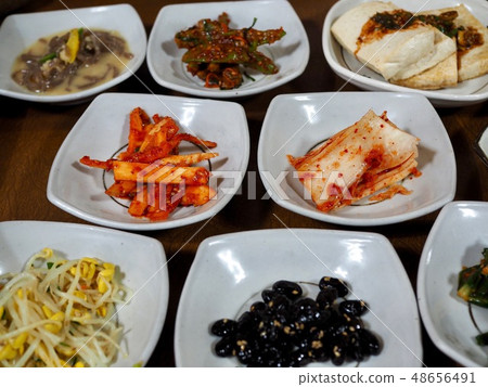 Korean side dishes Kimchi, bellflower, bean curd, tofu 48656491