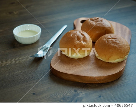 Morning bread and honey 48656547