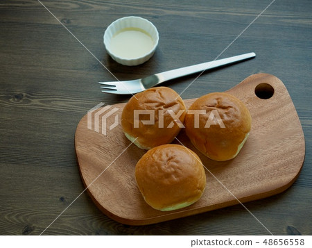 早上的麵包和蜂蜜 早上的麵包和蜂蜜 48656558