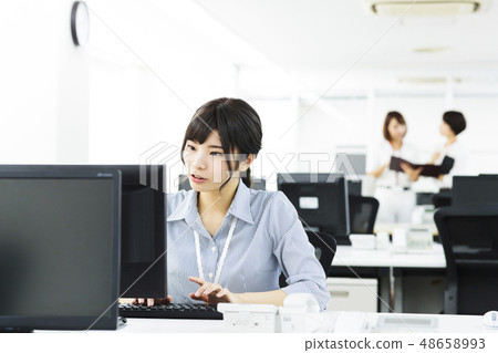 營業所個人計算機女商人實習生 48658993