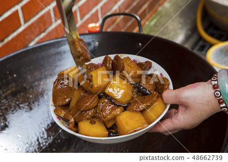 红烧香菇烤麸,屋外做菜,きのこの煮込みふすまの煮込み、家の外で調理、cooked outside 红烧香菇烤麸,屋外做菜,きのこの煮込みふすまの煮込み、家の外で調理、cooked outside 48662739