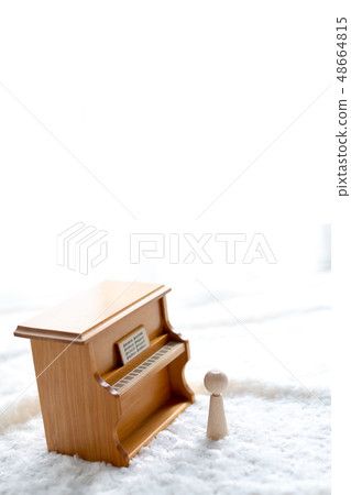 Letter Piano Letter Piano 48664815