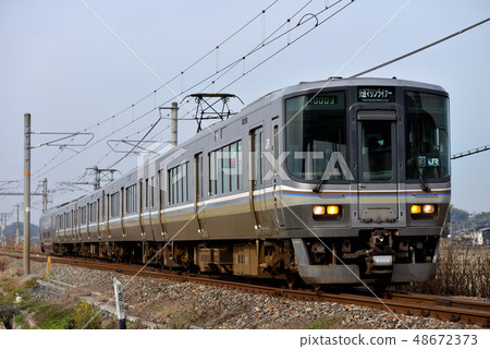 223 series 5000 series / 5000 series high speed marine liner running on Uno line 223 series 5000 series / 5000 series high speed marine liner running on Uno line 48672373