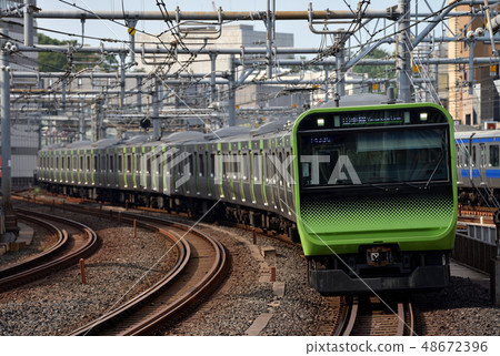 E235山手線10號車在大都市區運行 48672396