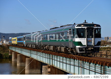 Kiha 185 series Yakuoushi / Limited express Uzushio 5 cars running on the high virtue line 48672399
