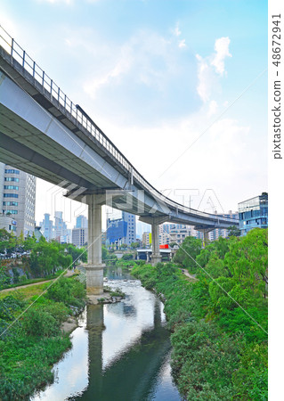 Various scenes of Cheonggyecheon which became Seoul's world-famous tourist attraction 48672941