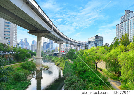 Various scenes of Cheonggyecheon which became Seoul's world-famous tourist attraction 48672945
