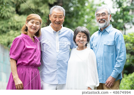 Japanese senior men and women with a smile 4 people outdoors 48674994