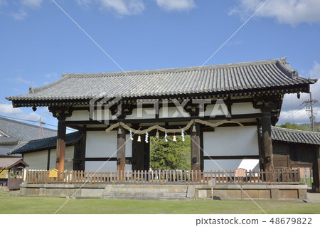World Heritage National Treasure Todaiji Temple Damaged Gate 48679822