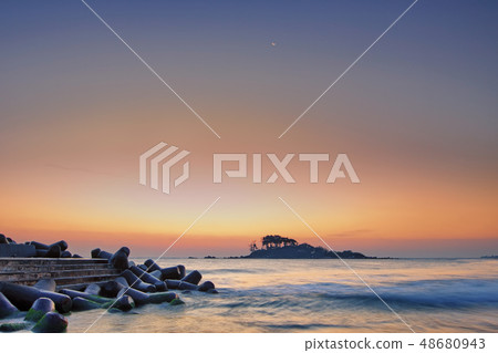 海邊防波堤黎明 海邊防波堤黎明 48680943