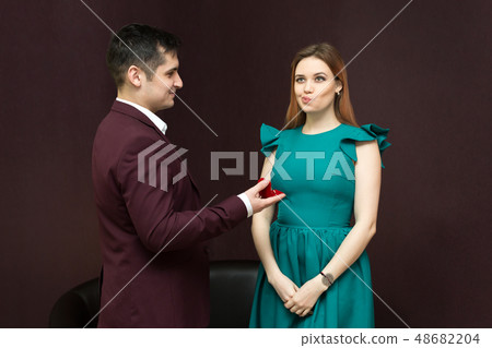 The girl did not like the man and his wedding 48682204