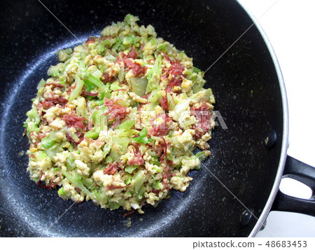 Stir-fried corned bean with spring cabbage and egg 48683453
