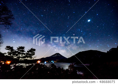 Milky Way Fuji [Yamanashi Prefecture] 48688075