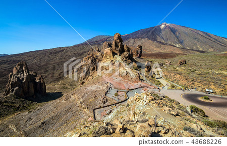 Teide volcano and Roques de Garcia, Tenerife. 48688226