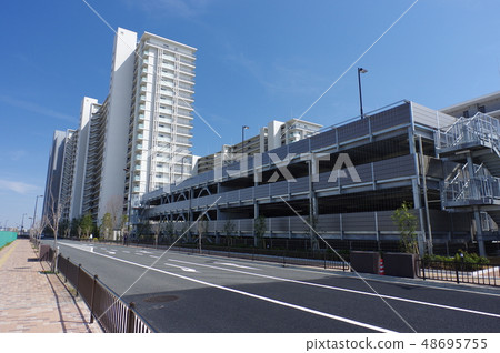 新建的公寓和藍天1 48695755