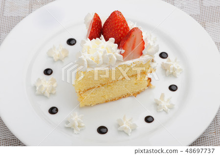 Strawberry Shortcake 48697737