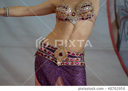 Oriental belly dancer beutiful move 48702958