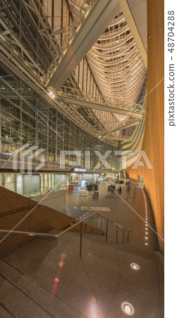 在烏拉圭建築師Raphael Vignol建造的有樂町站前的東京國際論壇的內部視圖。 48704288
