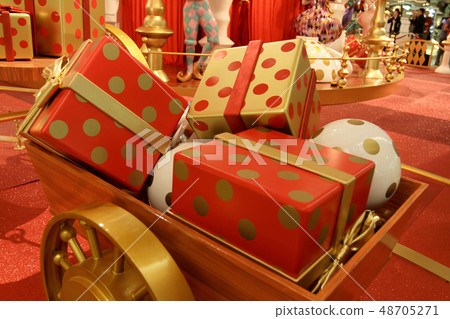 xmas decorations at the hk shopping mall 48705271
