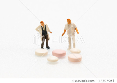 社會問題(醫療費用負擔) 社會問題(醫療費用負擔) 48707961