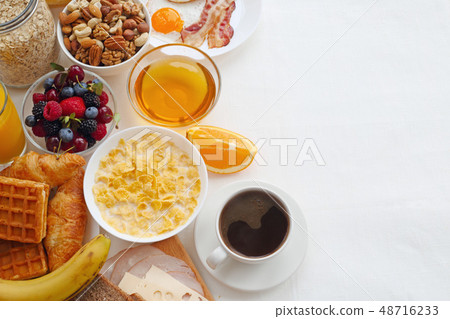 Healthy breakfast background 48716233