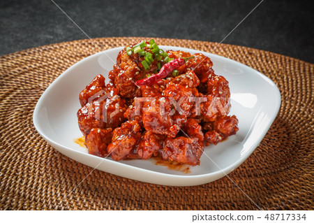 Yannyom雞肉韓國辣雞(Yangnyeom雞肉) Yannyom雞肉韓國辣雞(Yangnyeom雞肉) 48717334