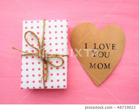Mother's Day gift and "I LOVE YOU MOM" message 48719022