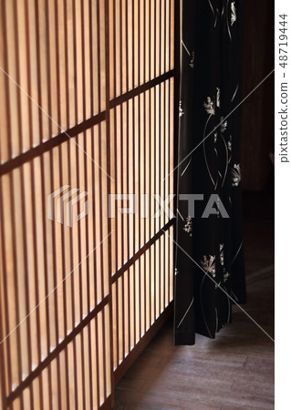 Japanese modern vertical lattice door Japanese modern vertical lattice door 48719444
