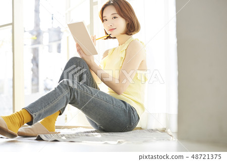 Female Lifestyle Female Lifestyle 48721375