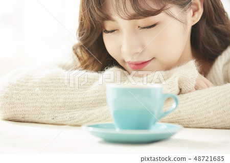 Women's lifestyle tea time 48721685