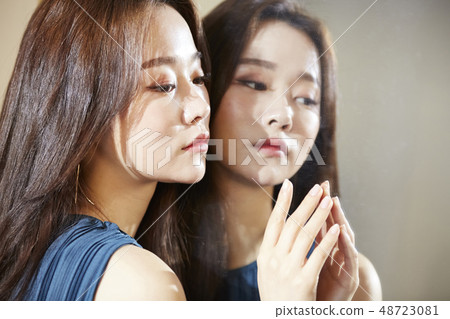 Women beauty Women beauty 48723081