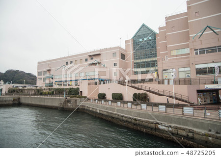 The city of military port, Yokosuka, the first time I got on a cruise ship to watch a warship from within the bay. 48725205