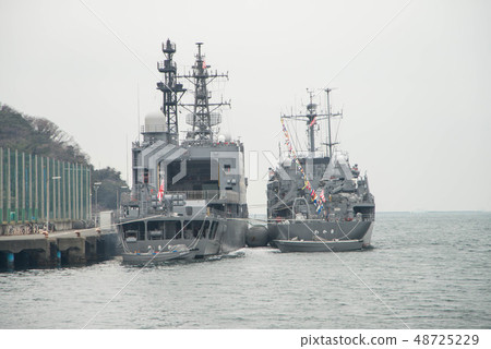 The city of military port, Yokosuka, the first time I got on a cruise ship to watch a warship from within the bay. The city of military port, Yokosuka, the first time I got on a cruise ship to watch a warship from within the bay. 48725229