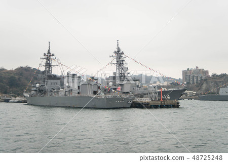橫須賀市,我第一次乘坐遊輪從海灣內觀看軍艦。 橫須賀市,我第一次乘坐遊輪從海灣內觀看軍艦。 48725248