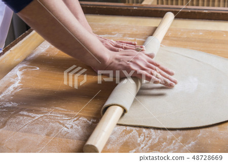 Hand-made soba noodles 48728669