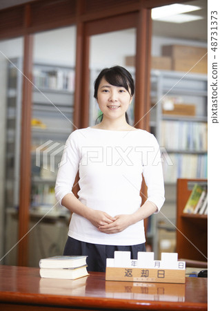 圖書管理員 圖書管理員 48731373