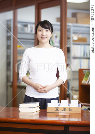 圖書管理員 圖書管理員 48731375