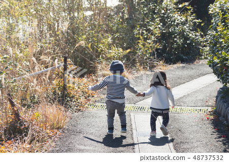 弟弟和妹妹 48737532