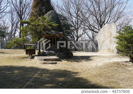 Japan's largest Yayoi burial mound, Tatetsuki Burial Mound 3 Kurashiki City, Okayama Prefecture 48737600