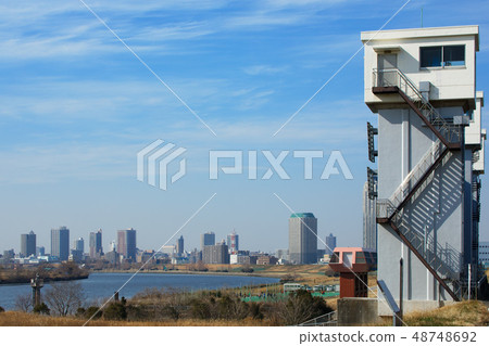 View of Shiba River Lock and residential area of Kawaguch Motofo from Arawa River's river 48748692