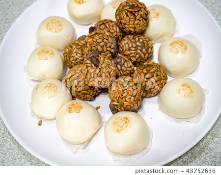 Asian food Steamed bun Asian food Steamed bun 48752636